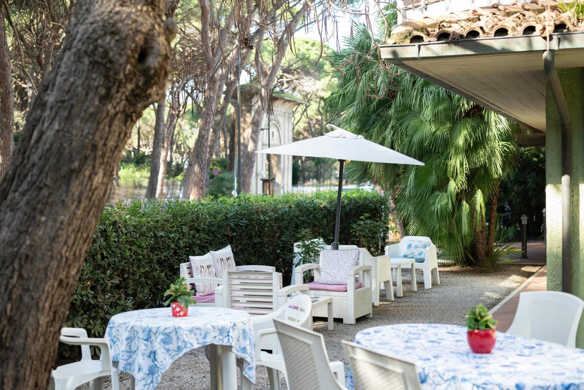 Hotel Parco Dei Pini - 100Mt Dal Mare Follonica Exterior foto